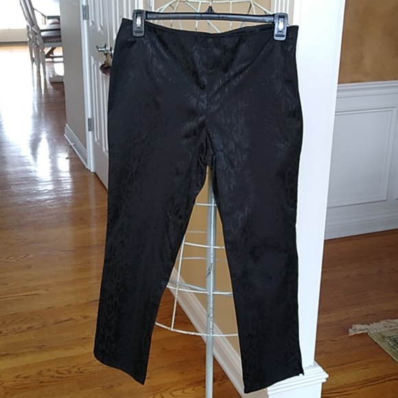 Inspired Cropped Pants - Picture 1 of 12
